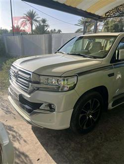 تۆیۆتا لاند کروزەر